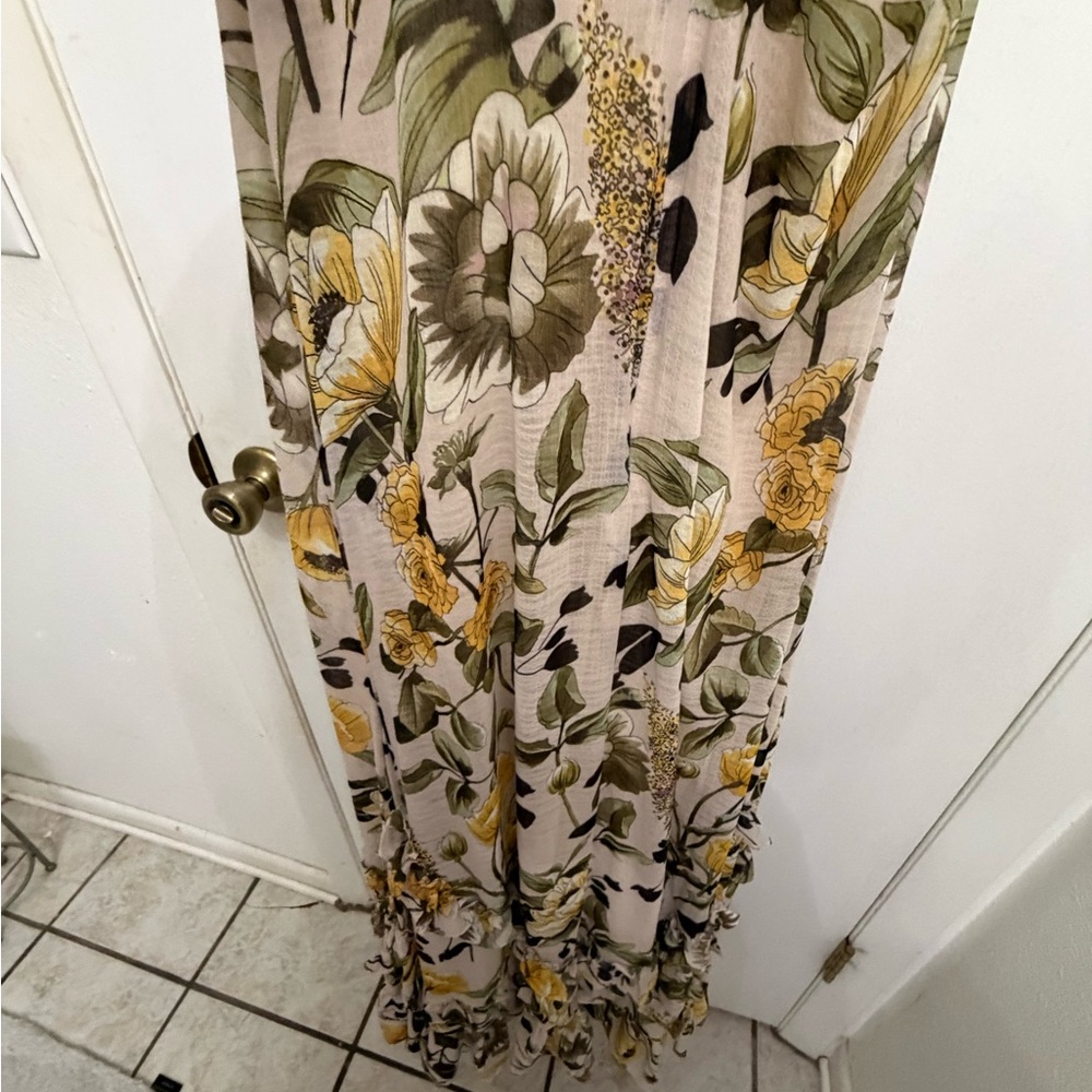 Secret Pon-Pon Floral Maxi Dress. EUC - Picture 3 of 9